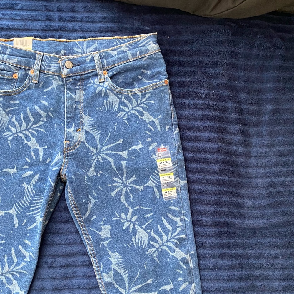 ❌ SOLD ❌ Levis Flex Palm Floral Jeans - Picture 3 of 5